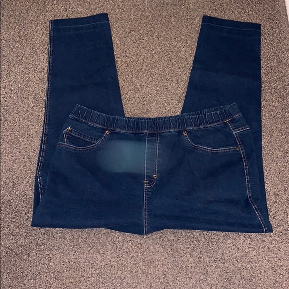 Short and Jean Bundle - Picture 5 of 8